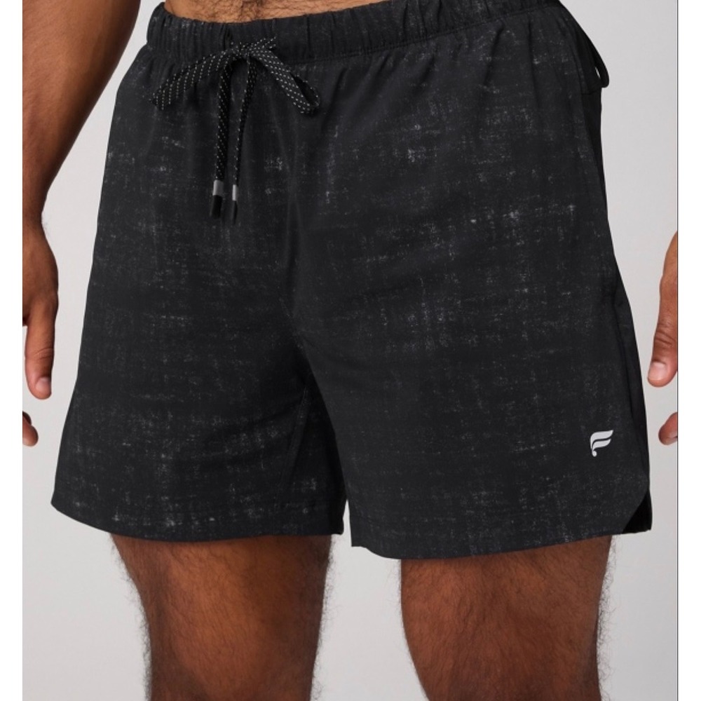Fabletics The One Short 5in Mens M Black Dye Print NWT Athletic Gym Training